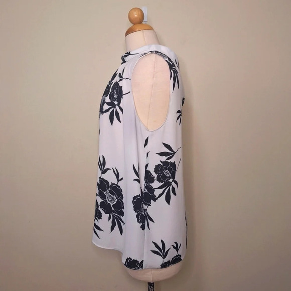 Vince Camuto sleeveless floral top SZ M - Picture 3 of 9